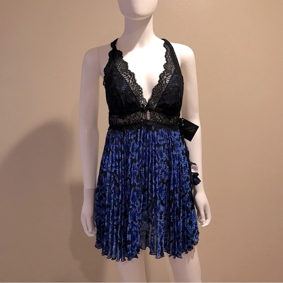 Seductive Wear Cinema Etoile Babydoll Teddy NEW Womens Small Blue Black Lace - Picture 2 of 14